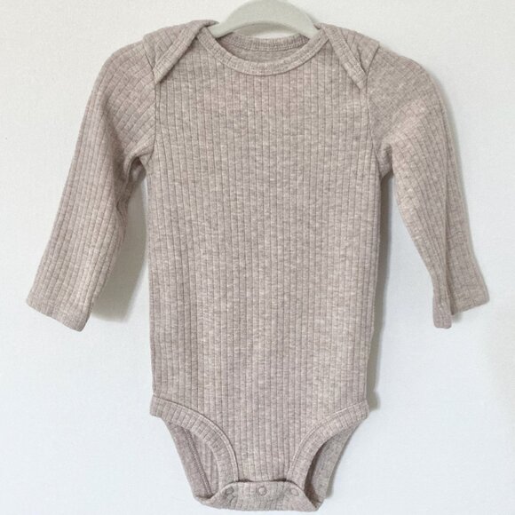 Baby Neutral Bundle 3-6M Carter's/Gap - Picture 3 of 15